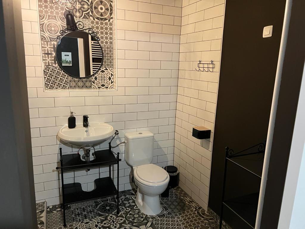 4 Stars Apartments Near Airport ヴェリカ・ゴリツァ エクステリア 写真